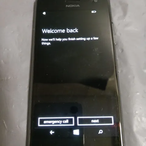 NOKIA LUMIA 735 02 BLACK