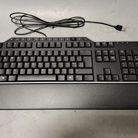 BOXED DELL BUSINESS MULTIMEDIA KEYBOARD