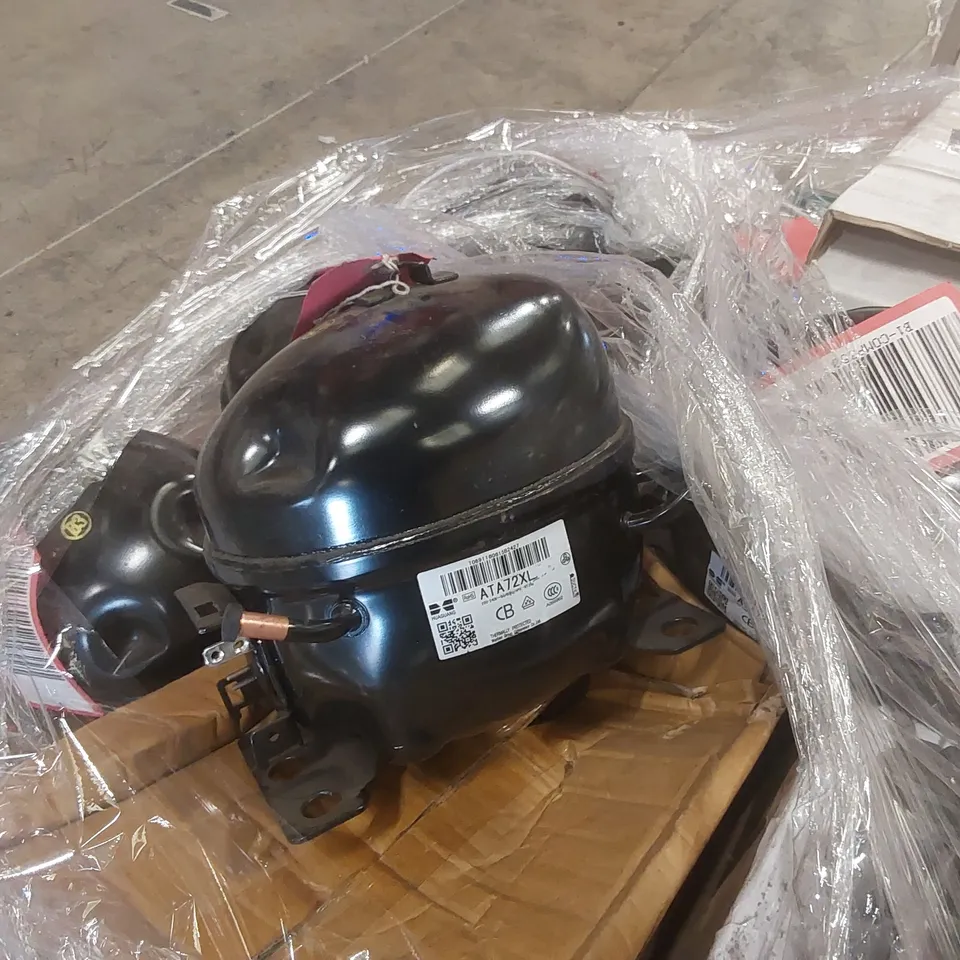 PALLET CONTAINING A VERY LARGE QUANTITY OF COMPRESSORS ECT