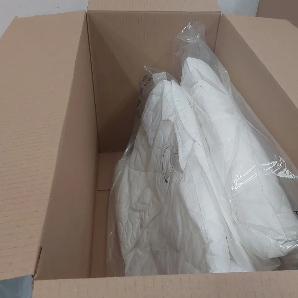 BOX CONTAINING APPROXIMATELY 3x BRAND NEW SIMPLY BE ECRU QUILTED JACKETS - SIZE 30
