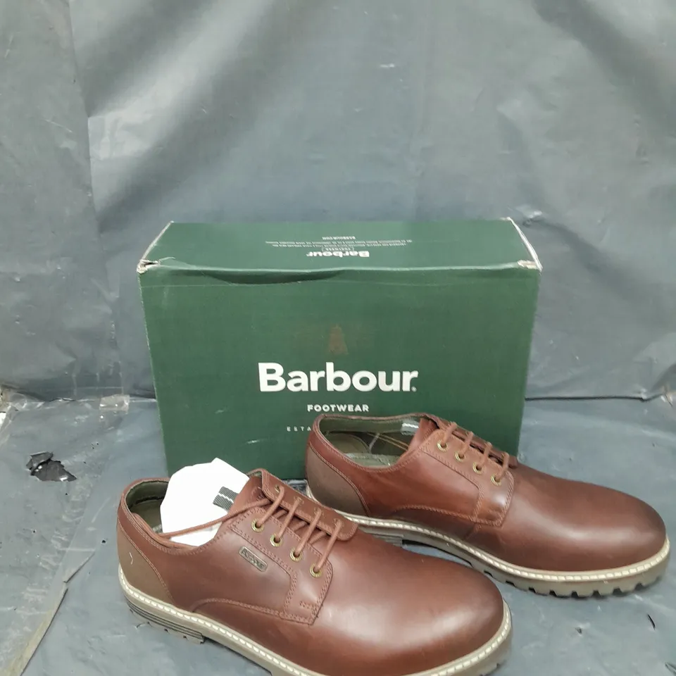 BOXED PAIR OF BARBOUR SANDSTONE MAHOGANY UK 11 