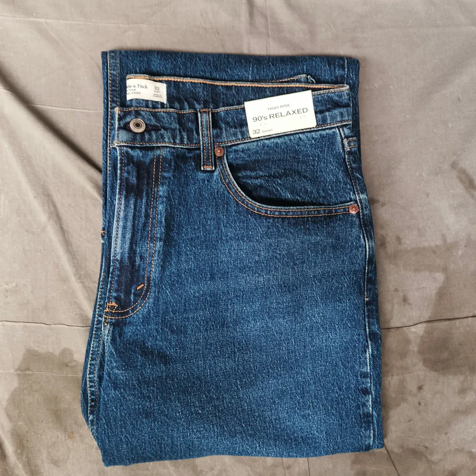 ABERCROMBIE & FITCH 90'S RELAXED HIGH RISE JEANS IN BLUE SIZE 32 SHORT