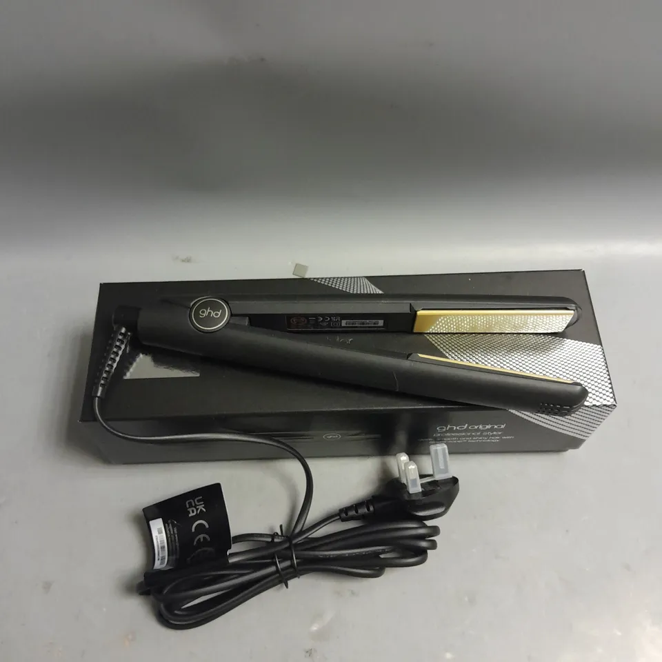 BOXED GHD PROFFESIONAL STYLER HAIR STRAIGHTENER IN BLACK