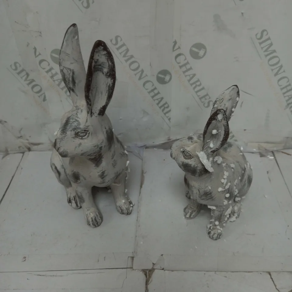 OTTERS BROOK SET OF 2 POLYRESIN RABBIT DECORATIONS