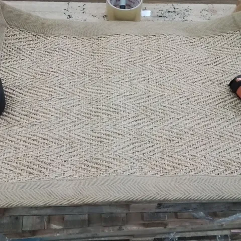 QUALITY DESIGNER AREA RUG - APPROXIMATELY 60X40CM