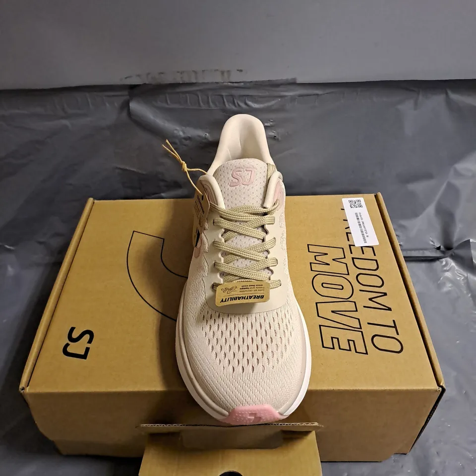 BOXED PAIR OF SAFETY JOGGER CUSHIONING TRAINERS IN BEIGE/PINK SIZE UK 7