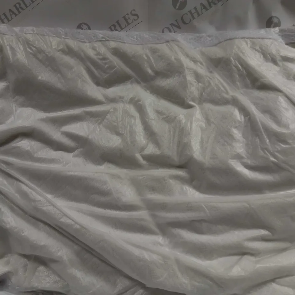 LARGE WHITE COSY PILLOW 