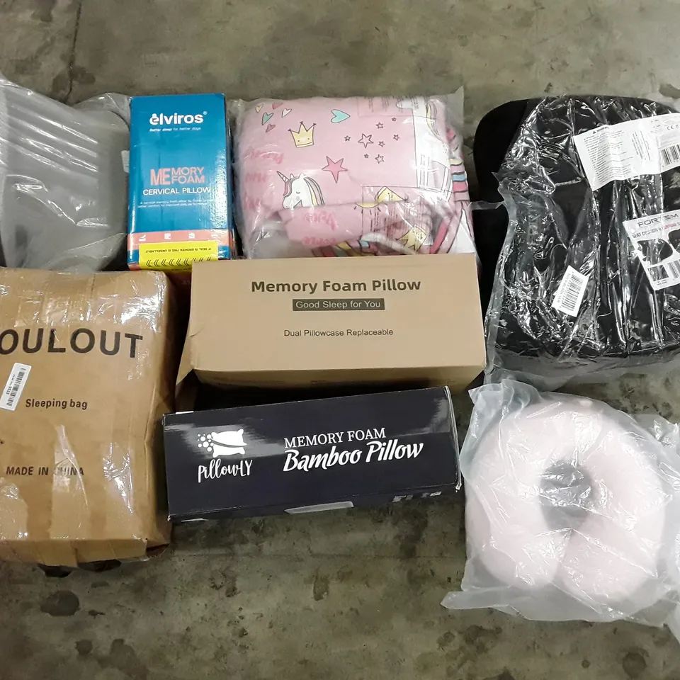 PALLET CONTAINING ASSORTED PILLOWS & CUSHIONS INCLUDING MEMORY FOAM PILLOW, SLEEPING BAG, BAMBOO PILLOW, NECK PILLOW, SEAT CUSHION & LUMBAR SUPPORT