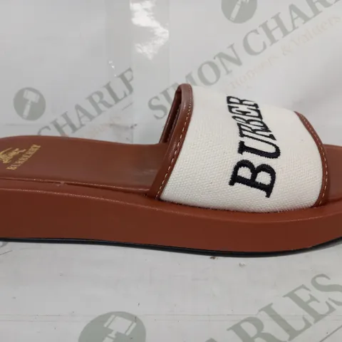 PAIR OF BURBERRY SLIDERS IN BROWN/WHITE EU SIZE 36
