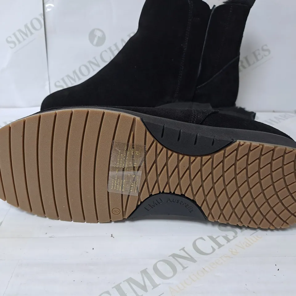 PAIR OF SKETCHERS FAUX FUR LINED SIDE ZIPPED SUEDE ANKLE BOOTS IN STONE COLOUR - SIZE 8