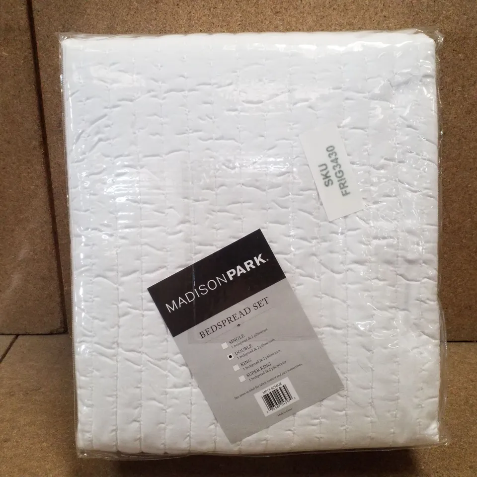 BRAND NEW MADISON PARK DOUBLE DUVET COVER SET 