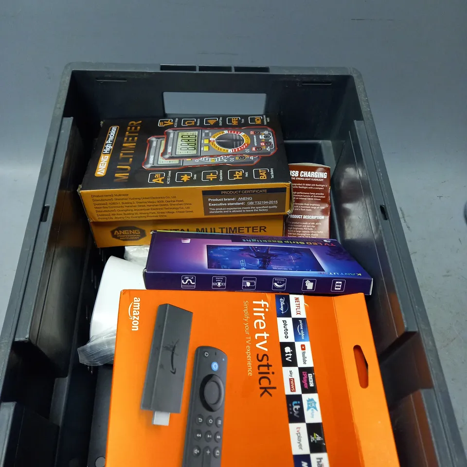 APPROXIMATELY 10 ASSORTED ELECTRICAL PRODUCTS TO INCLUDE FIRE STICK , MULTIMETER , LED LIGHTS , ETC 