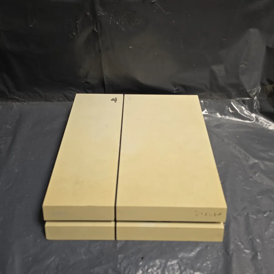 SONY PLAYSTATION 4 GAMING CONSOLE