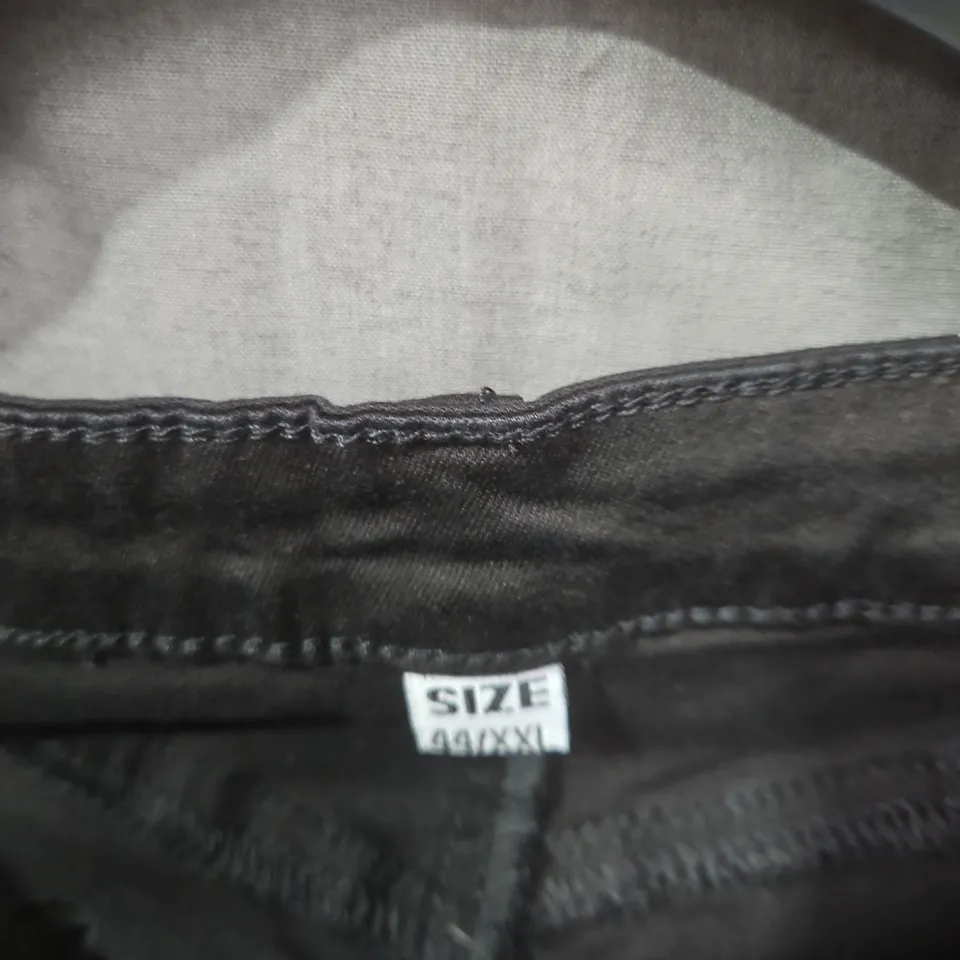 REDBERRY PARIS BLACK TROUSERS – (EU 44 / XXL)