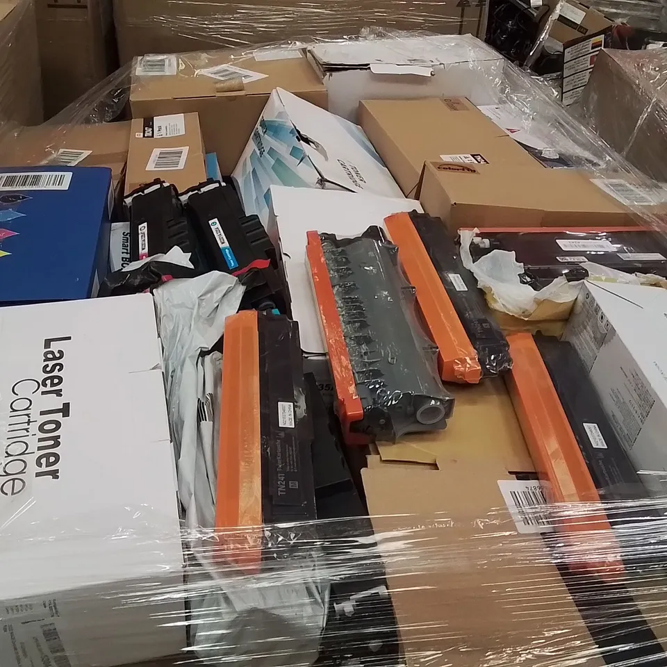 PALLET CONTAINING A LARGE QUANTITY OF TONERS CARTRIDGES 