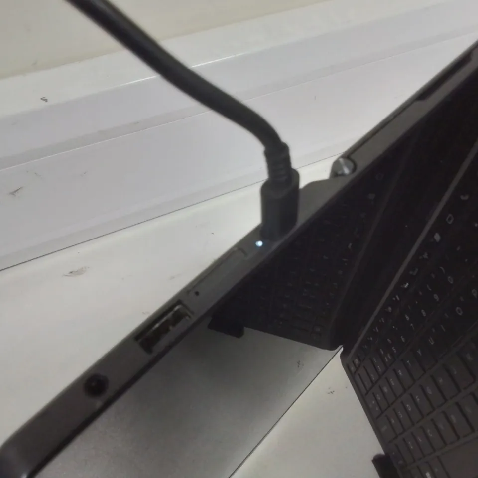 UNBOXED HP PRO X2 612 G2 INTEL CORE M3 TABLET WITH KEYBOARD