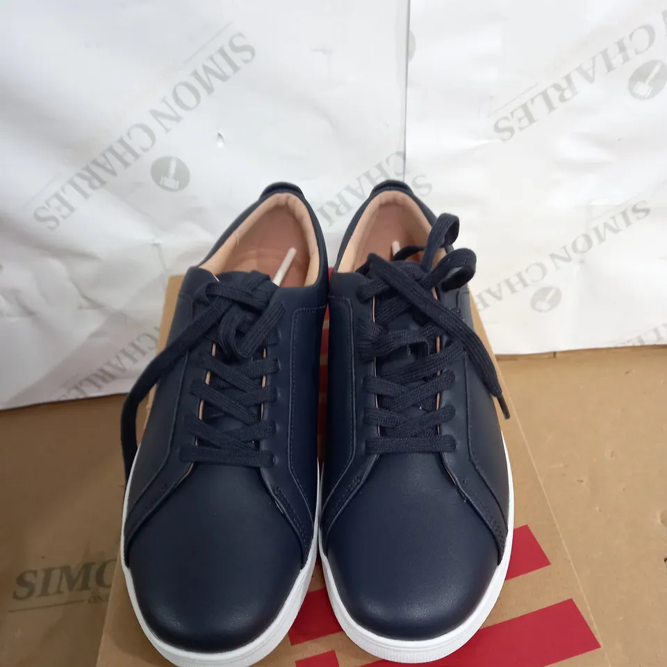 FITFLOP RALLY SNEAKERS SIZE 5