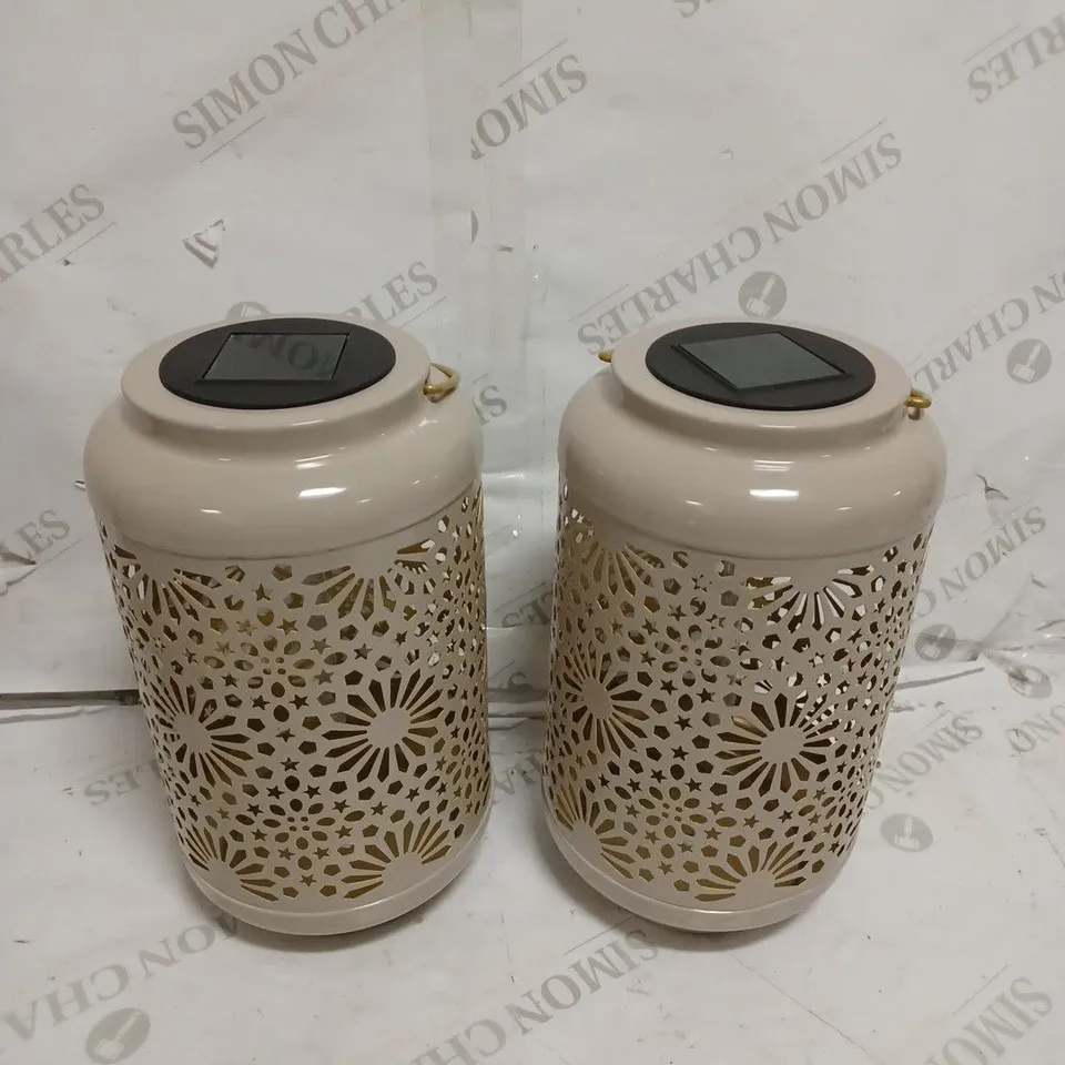 GARDEN REFLECTIONS SET OF 2 PATTERNED SOLAR LANTERNS, FLOWER