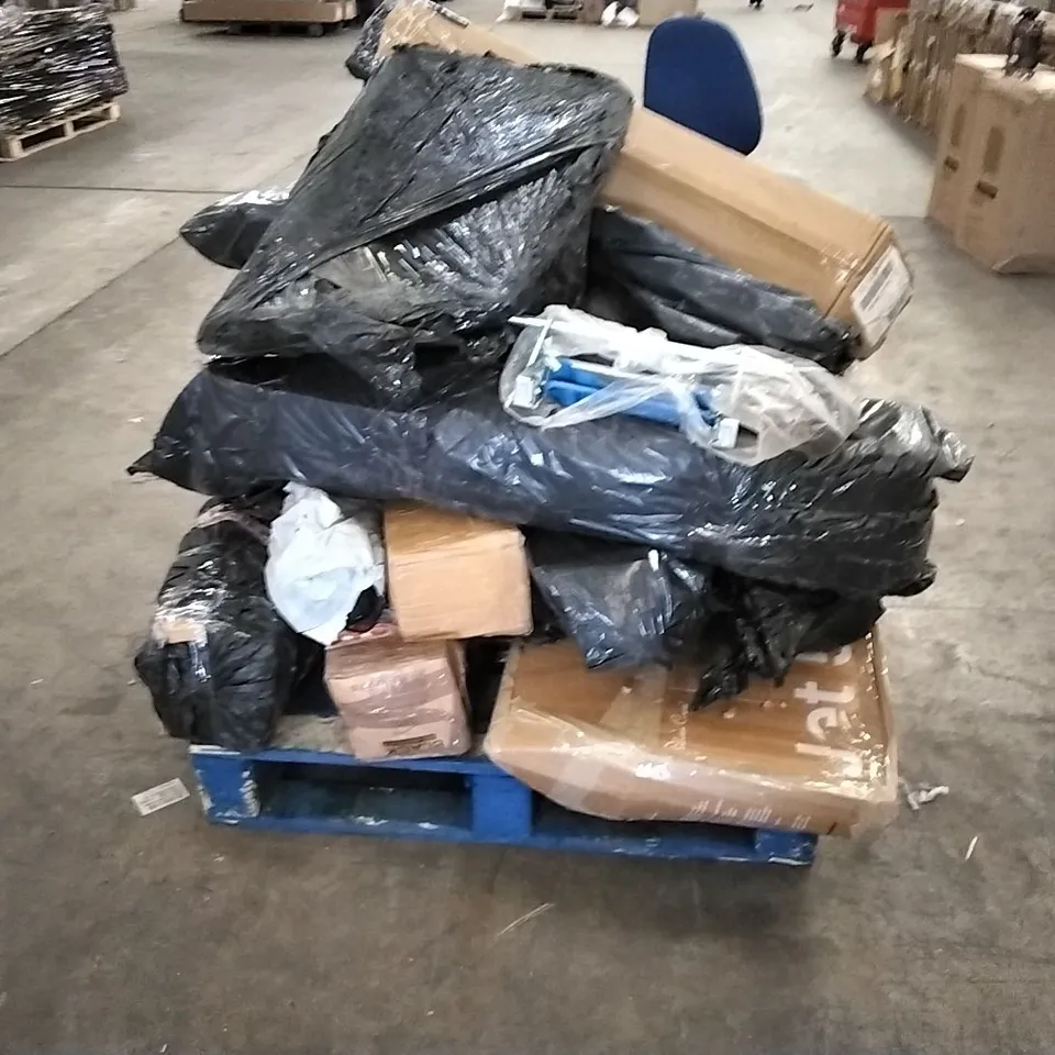 PALLET TO CONTAIN AN ASSORTMENT OF TUBE TENTS, SACK TROLLEY AND CHAIRS ECT 