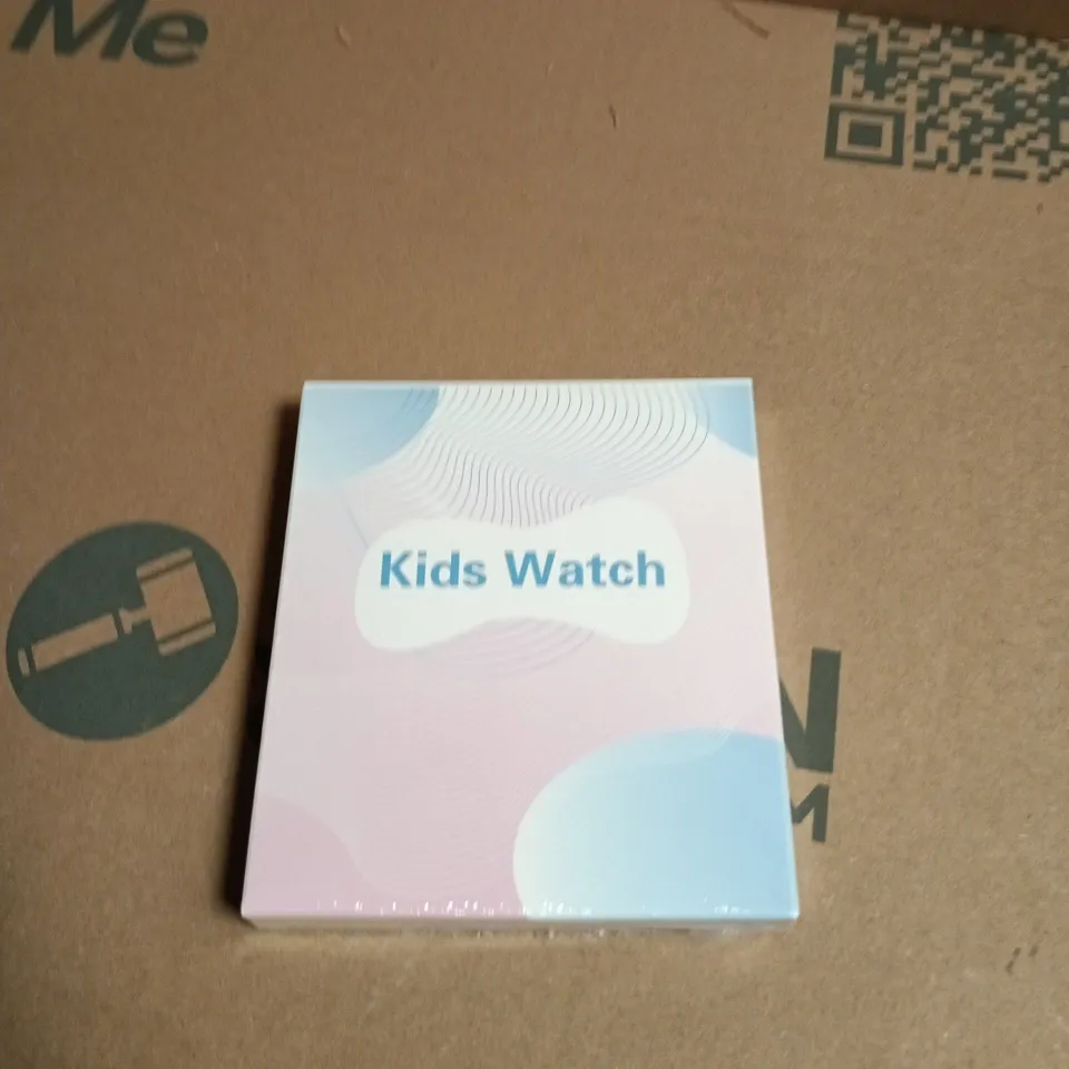 BOX OF APPROXIMATELY 10 ASSORTED ITEMS INCLUDING GEMPORIA JEWELLRY , KIDS WATCH AND FASHION EARRINGS 