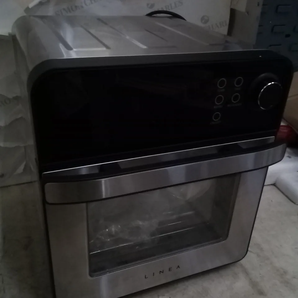 BOXED LINEA 14.5L AIR FRYER OVEN WITH ACCESSORIES