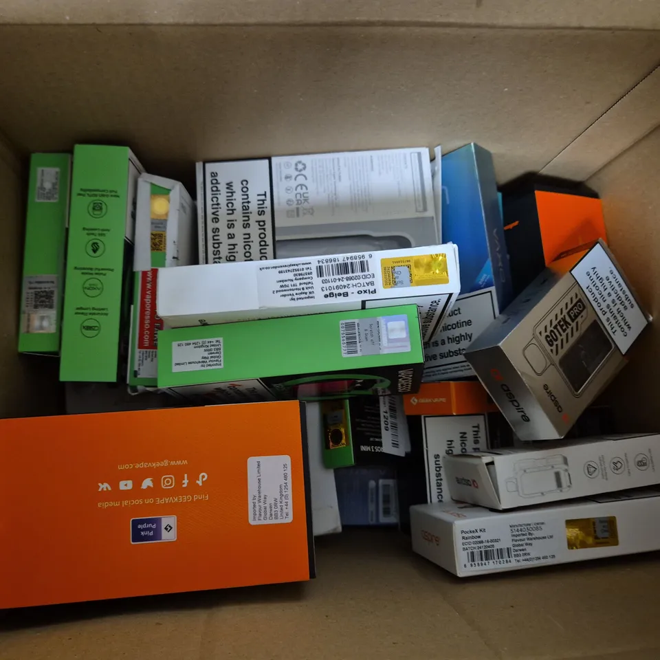 APPROXIMATELY 30 ASSORTED VAPE & E-CIGARETTE PRODUCTS TO INCLUDE ASPIRE FLEXUS PRO, VAPORESSO XROS 3 MINI, GEEKVAPE B100 KIT, ETC