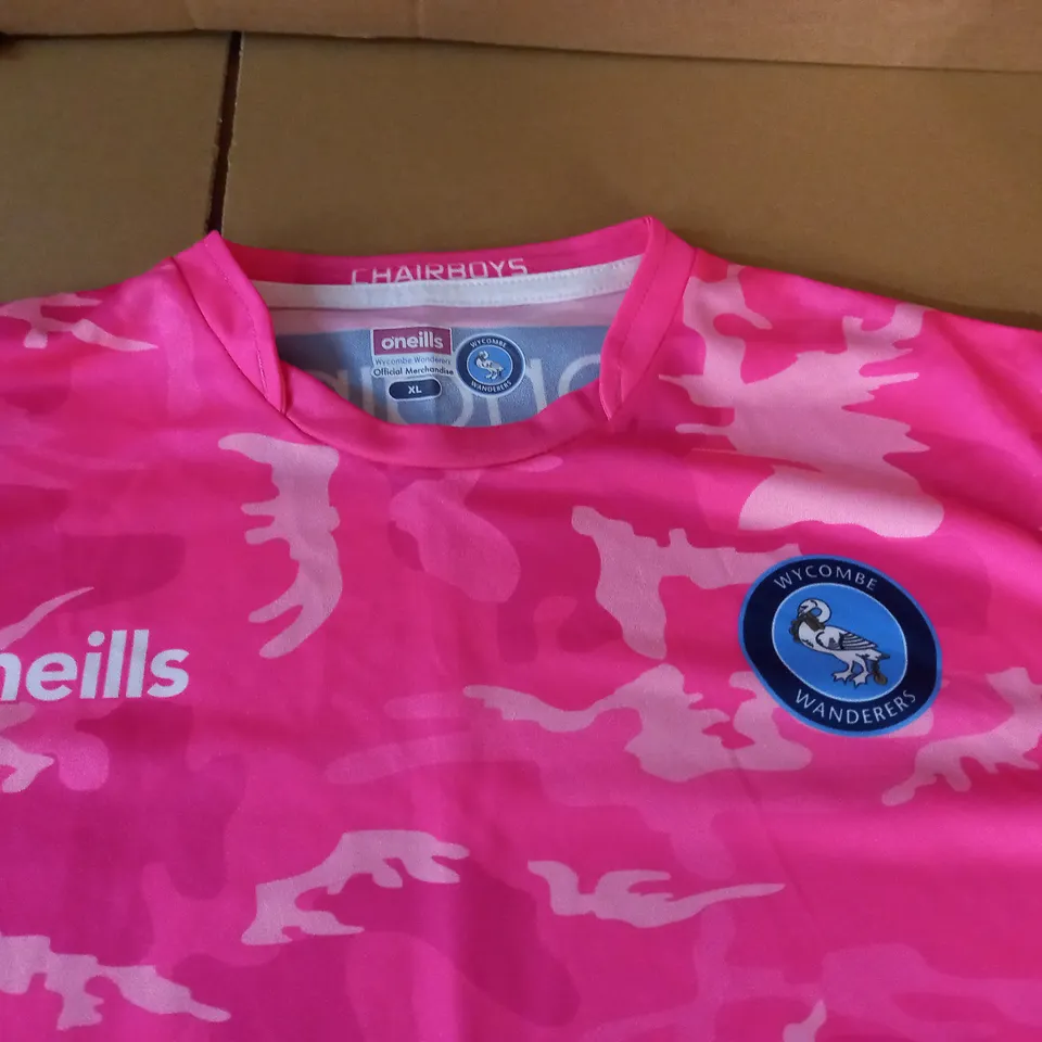 WYCOMBE WANDERERS PINK CAMO FOOTBALL SHIRT - XL