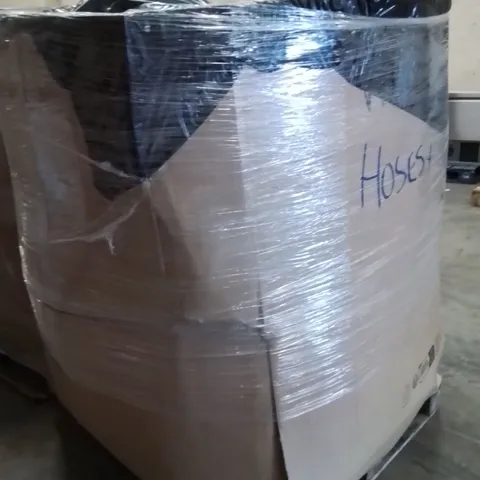 PALLET CONTAINING A LARGE QUANTITY OF HOSES