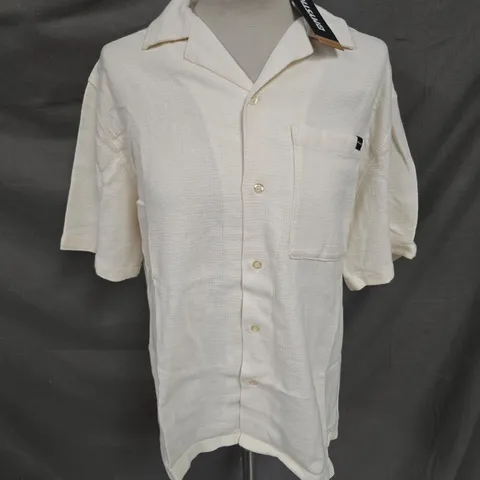 MYSTIC LAST LIGHT SHORT SLEEVE SHIRT IN CREAM SIZE M