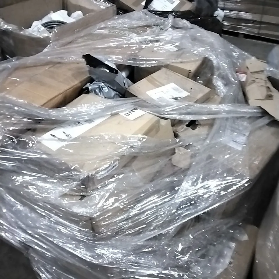 PALLET OF HOUSEHOLD ITEMS TO INCLUDE WALLPAPER, COSMETIC ORGANISER, LITTER BOX, DISH RACK, DISH DRAINER AND OTHER ASSORTED ITEMS...