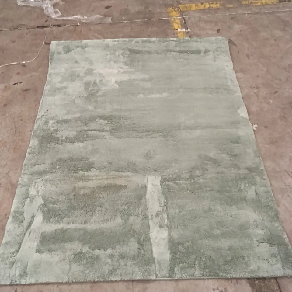 STILLAGE OF QUALITY DESIGNER AREA RUGS APPROXIMATELY 22 RUGS 