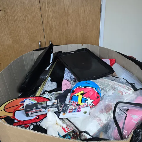 PALLET CONTAINING A LARGE AMOUNT OF ASSORTED HOUSEHOLD ITEMS TO INCLUDE BOOKS, CHILDRENS BICYCLE HELMETS ETC