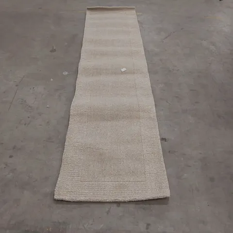 QUALITY DESIGNER AREA RUG - APPROXIMATELY 295 x 68cm