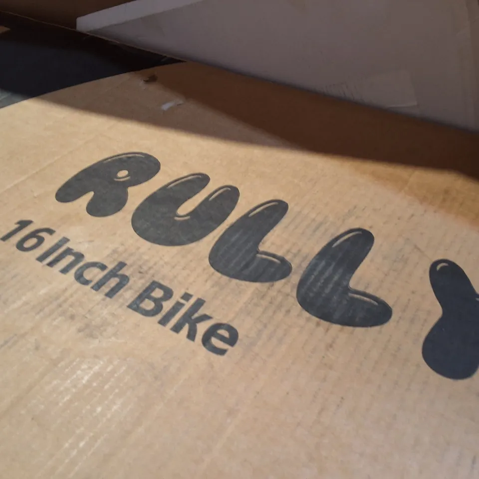 PALLET OF ASSORTED HOUSEHOLD ITEMS TO INCLUDE BOXED OFFICE CHAIR, GIBBON BALANCE BOARD AND CHANDELIER 