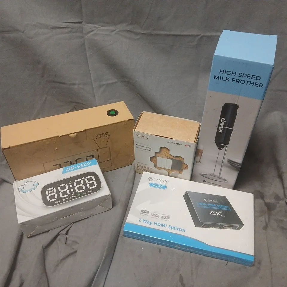APPROXIMATELY 12 ASSORTED ELECTRICAL ITEMS TO INCLUDE MILK FROTHER, SMART SWITCH, ALARM CLOCK, ETC