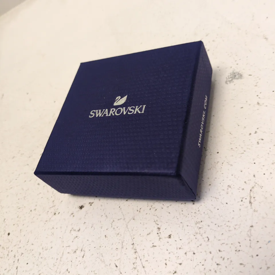 SWAROVSKI JEWELLERY SET IN BLUE BOX – NECKLACE WITH CRYSTAL PENDANT