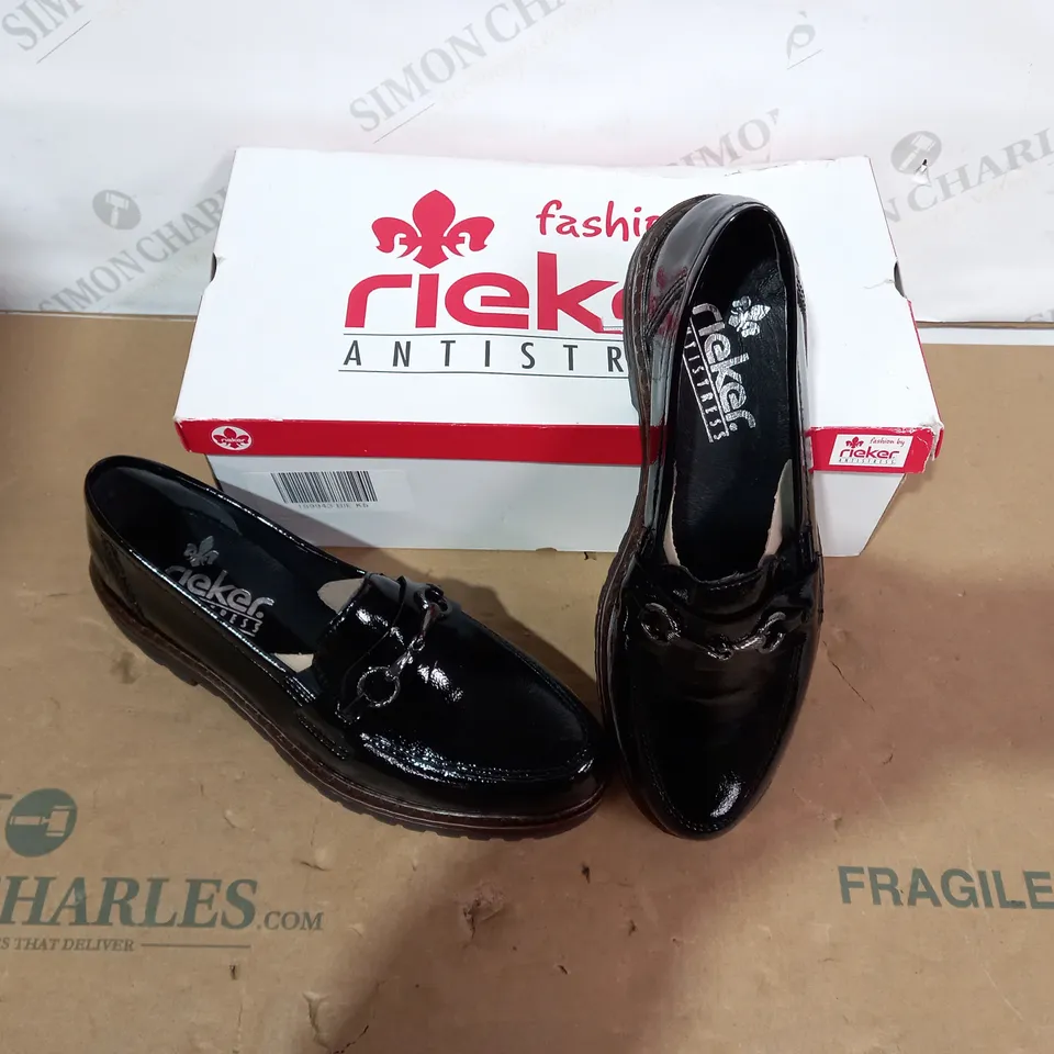 BOXED PAIR OF RIEKER SHOES - SIZE 38
