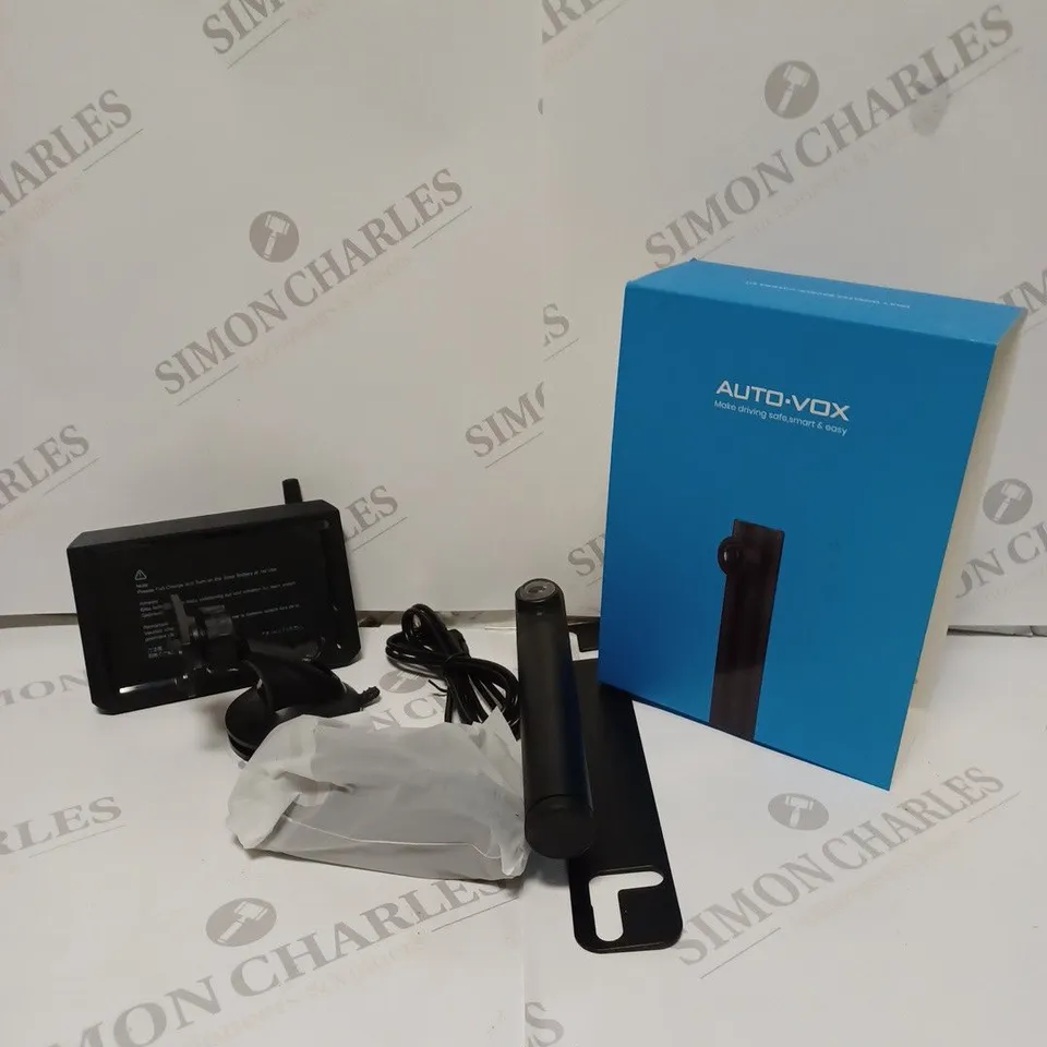 AUTO VOX WIRELESS VEHICLE REVERSING CAMERA KIT 