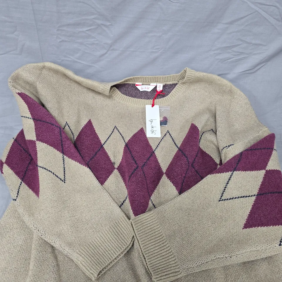 BEIGE KNIT SWEATER WITH PURPLE ARGYLE PATTERN – SIZE 2XL