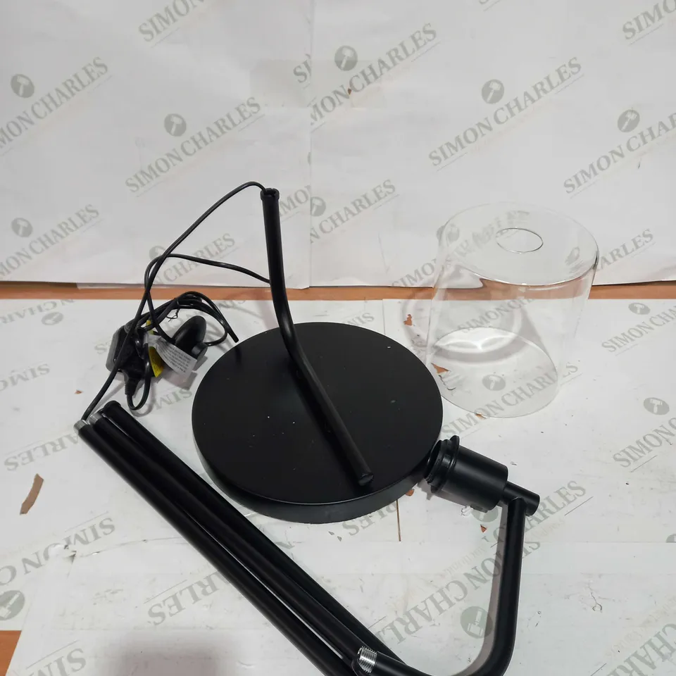 BAY LIGHTING ROMO FLOOR LAMP - BLACK