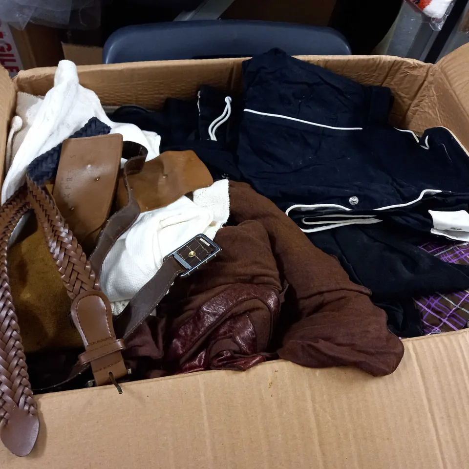 LARGE QUANTITY OF ASSORTED CLOTHING ITEMS TO INCLUDE VALENTINO AND LOUIS FERAUD