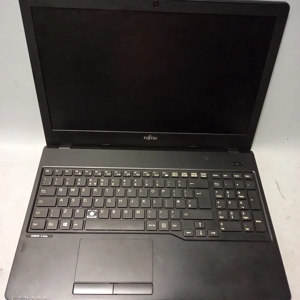 FUJITSU LIFEBOOK A555 LAPTOP IN BLACK