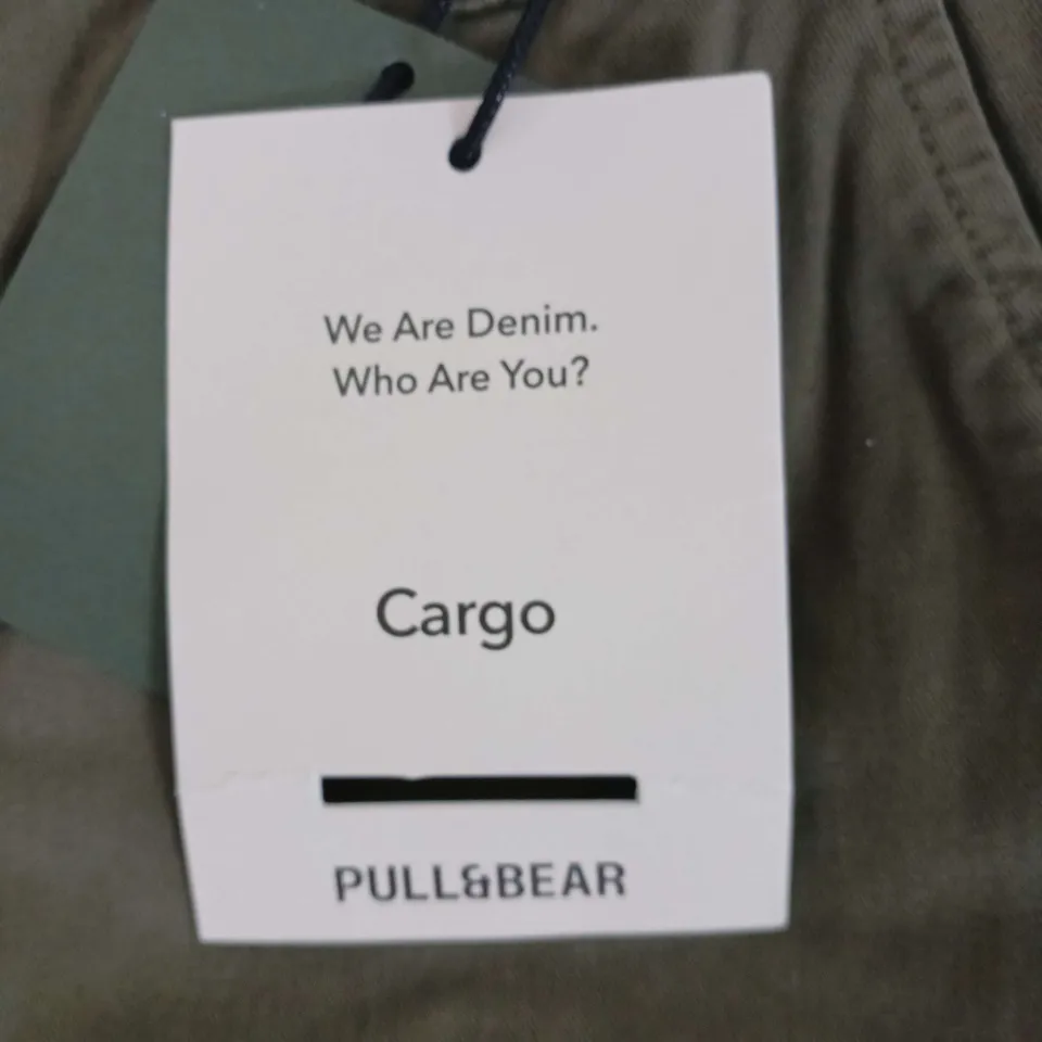 PULL & BEAR CARGO PANTS OLIVE SIZE UK 34 REGULAR LEG