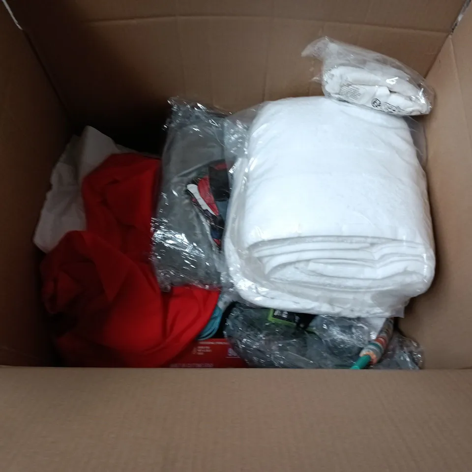 LOT OF ASSORTED HOUSEHOLD STRETCH PANTS, KAMDIN SHIRTS AND WHITE TOWEL BAIL