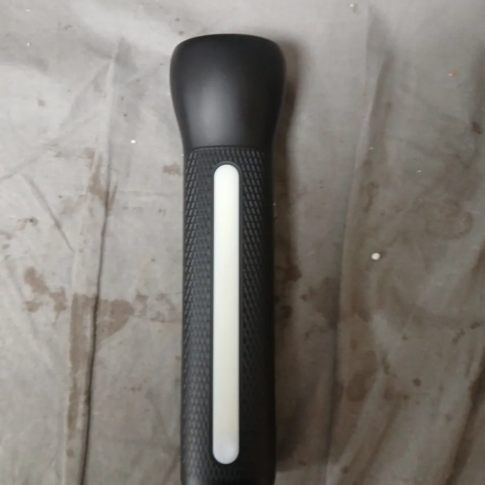 MOPHIE POWERSTATION GO RUGGED FLASHLIGHT – PORTABLE POWER BANK WITH BUILT-IN TORCH