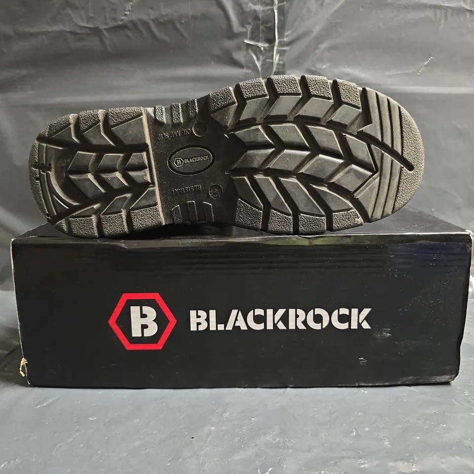 BOXED PAIR OF BLACKROCK CHUKKA BOOTS IN BLACK SIZE UK 6