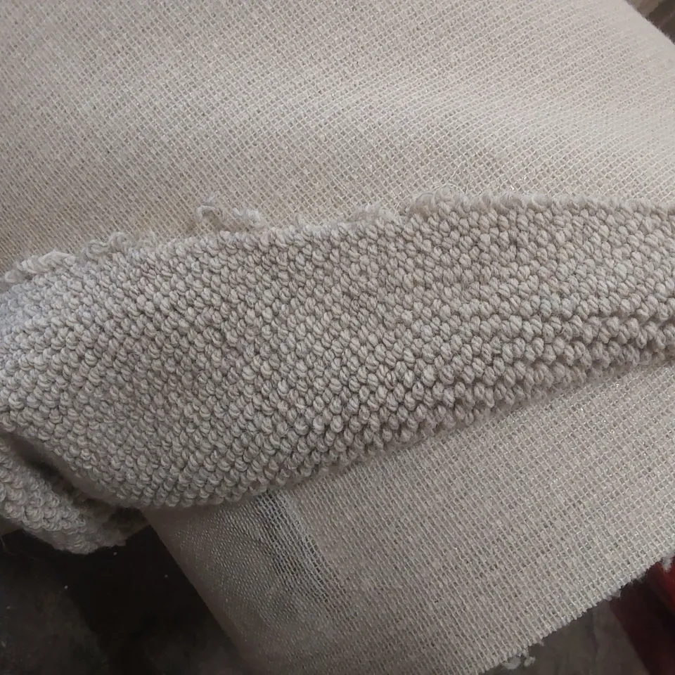 ROLL OF QUALITY FOUR SEASONS OSPREY GALLOWAY LUCE CARPET - APPROXIMATELY 5 x 17.07m