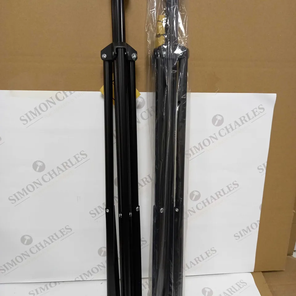 PAIR OF EMART TRIPOD STANDS FOR PHOTOGRAPHY