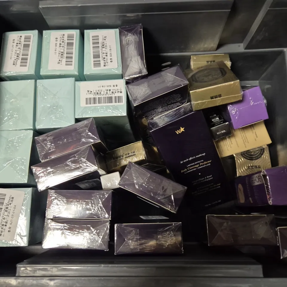 APPROXIMATELY 30 ASSORTED COSMETICS ITEMS TO INCLUDE MAYCHEER NATURAL LIGHT FOUNDATION (60G), OCEAURA LASTING EFFECTS BODY PERFECTER (74G), EELHOE BODY COVERAGE PERFECTER, ETC