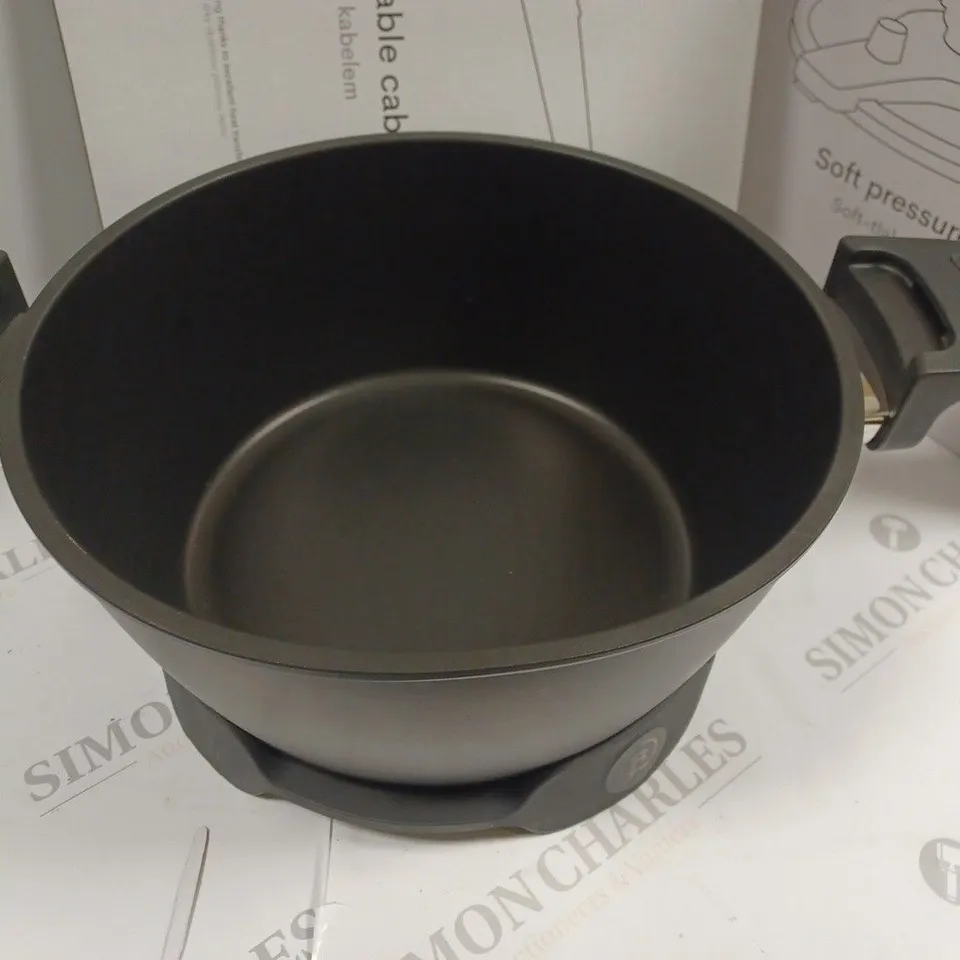 REMOSHKA MULTICOOKER WITH 3 LIDS